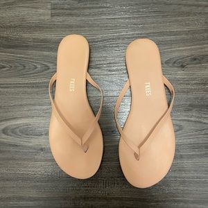 TKEES Foundations Matte Size 8.